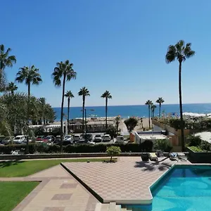 https://carihuela-beach.hotelsinnerja.org